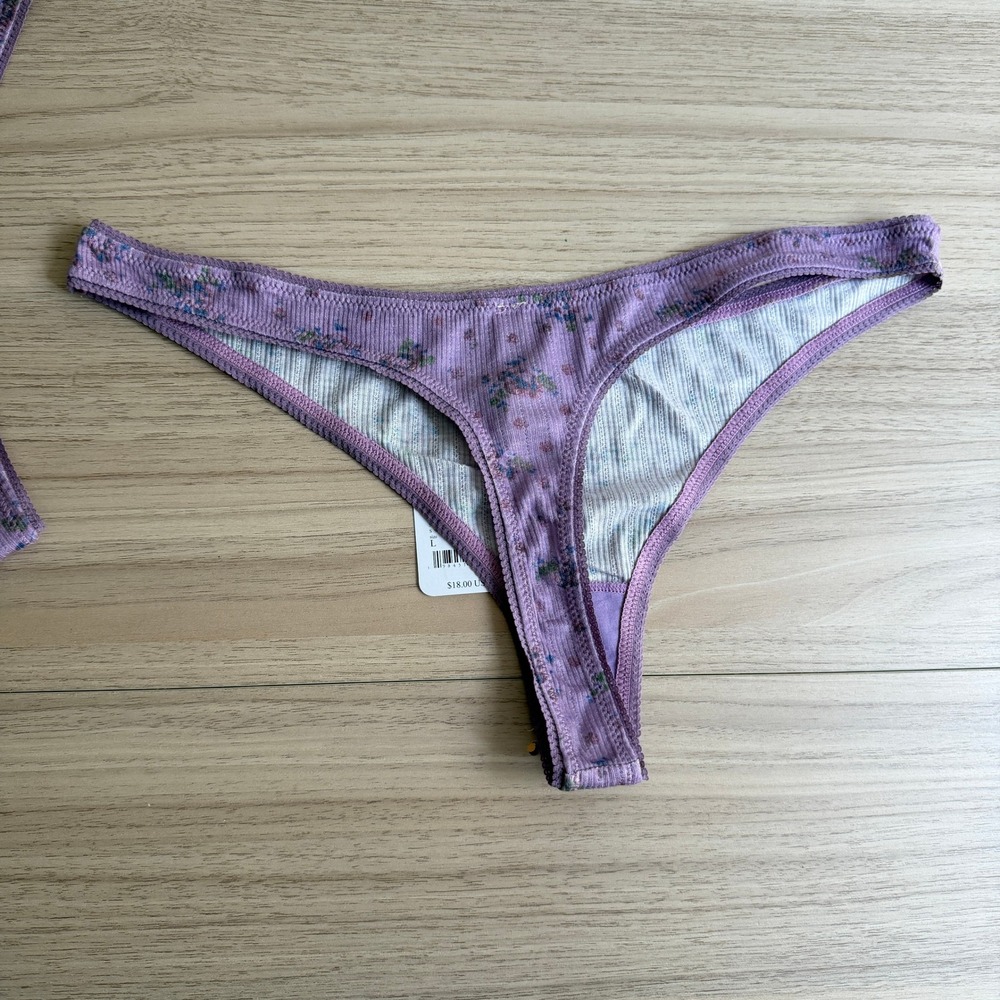 Free People Intimately Floral Thongs Ribbed Ivory Grape Size L NWT - Picture 4 of 5